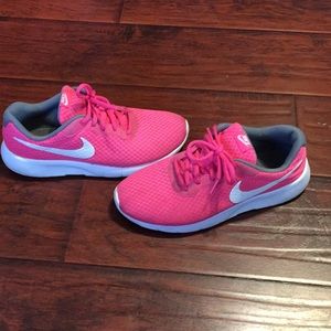Hot pink Nike Tanjun- Sz 7Y like Women’s 8
